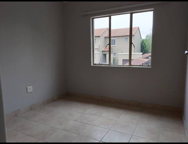 2 BEDROOM DUPLEX TO LET IN NORTH RIDING